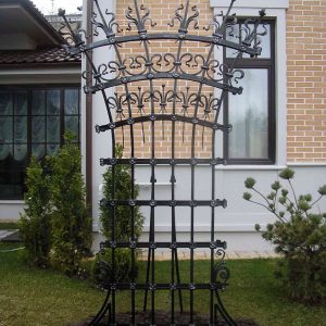 Kovanaya_pergola_Linda